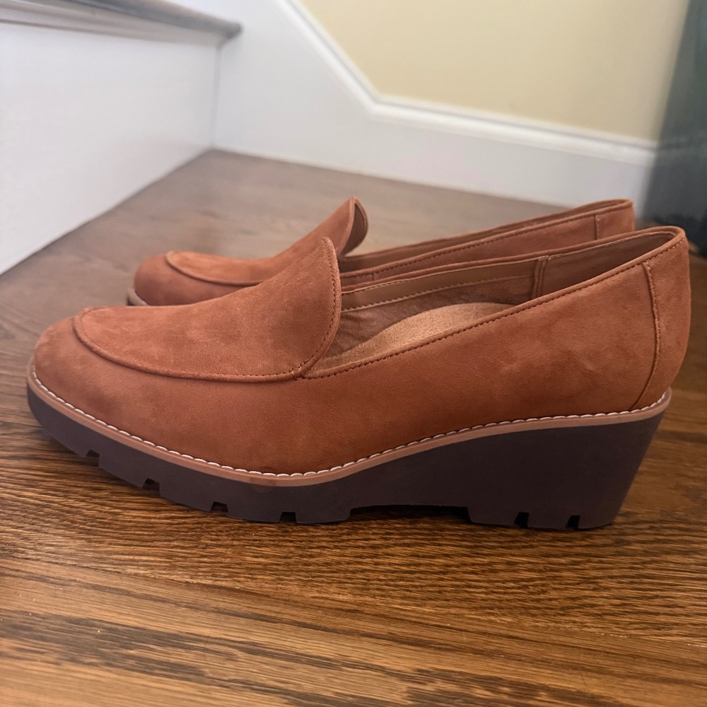 NEW Vionic Women's Ava Wedge Loafer 9.5 WIDE